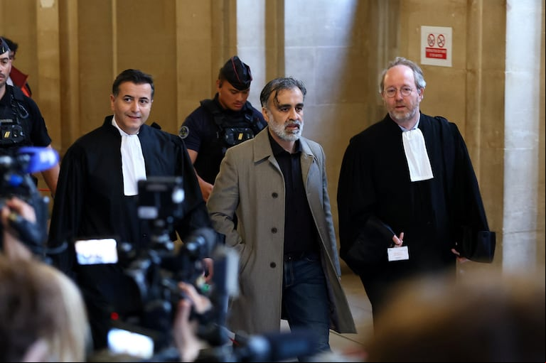 Abderrahmane Ouatiki, uno de los ladrones, llegando al juzgado. (Foto: REUTERS/Gonzalo Fuentes)