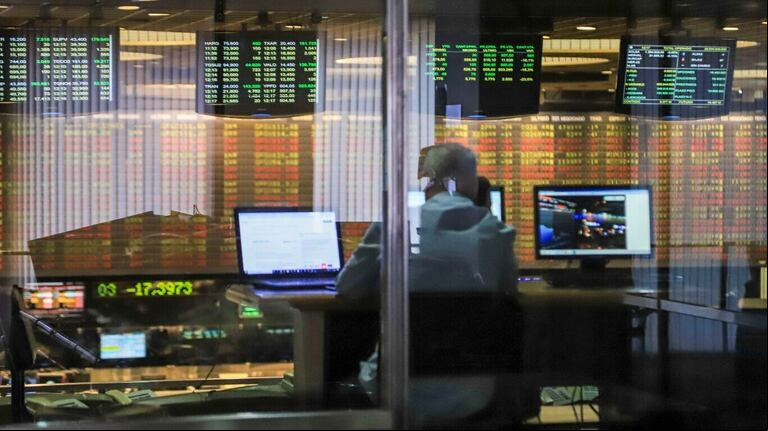 Actualmente, el Tesoro solamente puede financiarse en el mercado local, ya que el internacional está cerrado por el elevado riesgo país. (Foto: Daniel Vides/NA).
