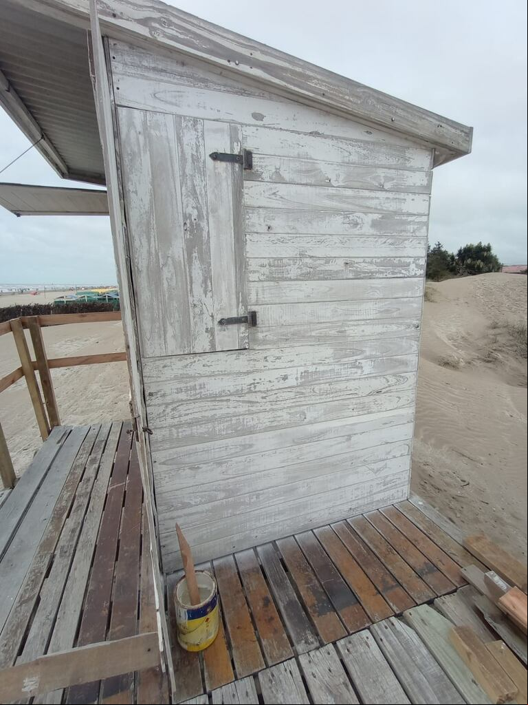 Actualmente tienen un refugio hecho de madera que sufre constantes hechos de vandalismo. (Foto: gentileza Bernardo Todisco)