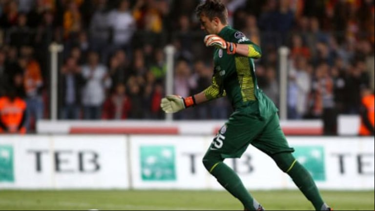 ADENTRO. Muslera gritó con todo su primer gol. 
