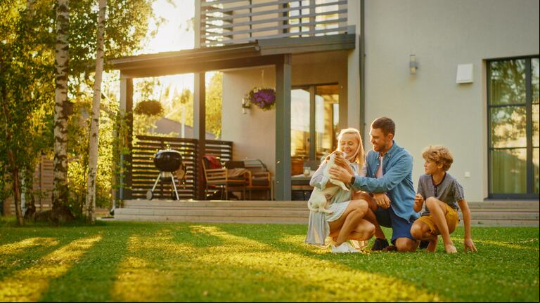 Al tener más tiempo libre, los empleados disfrutaron de sus familias. (Foto: Adobe Stock)