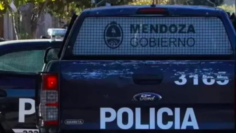 Al ver que la acompañante del motorizado sacó un arma, el funcionario policial realizó dos disparos. (Foto: Policía de Mendoza)