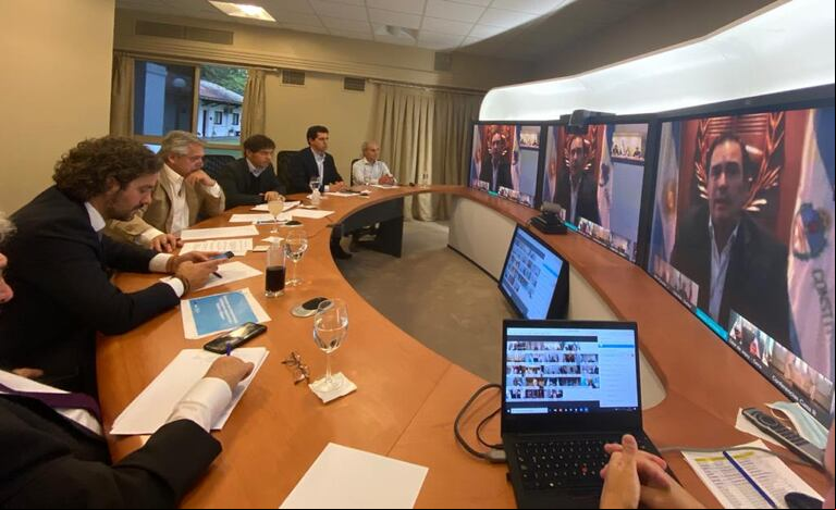 Alberto Fernández se reunió con gobernadores para definir la extensión de la cuarentena. (Foto: Prensa Presidencia)