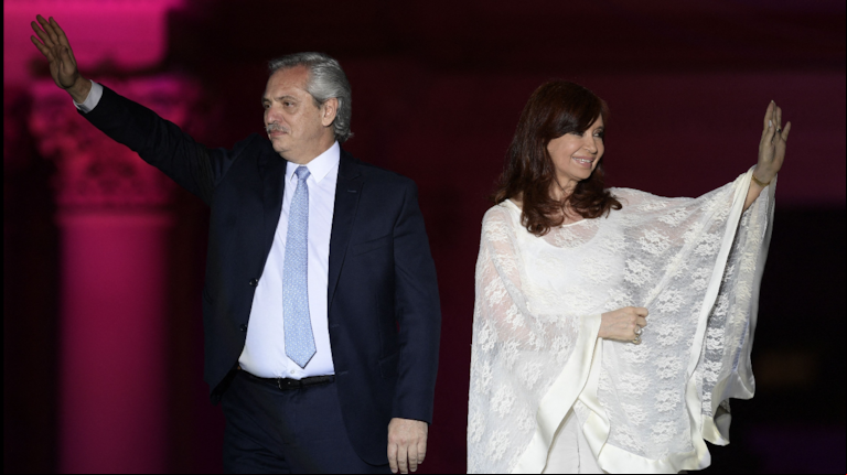 Alberto Fernández visitará el Tedeum mientras Cristina Kirchner permanece en Santa Cruz (Foto: AFP).