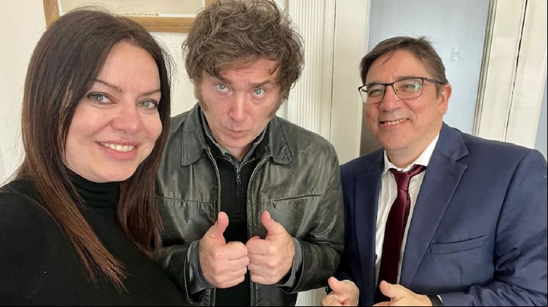 Alejandro Álvarez (derecha), junto a Milei y Sandra Pettovello. (Foto: X / @SPettovelloOK)
