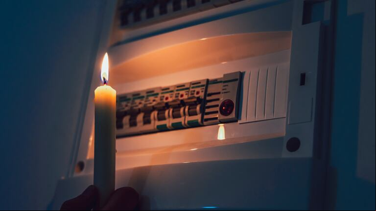 Alerta amarilla por tormentas: hay miles de s sin luz en el AMBA. (Foto: Adobe Stock).