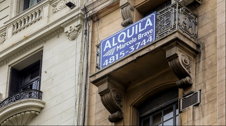 Alquilar un departamento de dos ambientes en CABA promedia los $550.000: qué precio tiene cada barrio. (Foto: Damián Dopacio / NA)