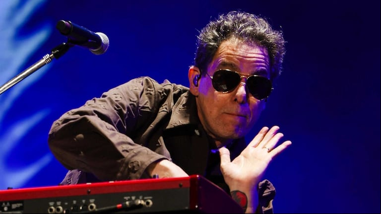 Andrés Calamaro repasó gran parte de sus canciones que se volvieron clásicos inigualables de la escena musical argentina. (Foto: Juli García - @juligarciafotografia)