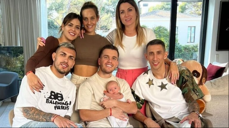 Ángel Di María y Leandro Paredes sorprendieron a Giovani Lo Celso: “Hermosa visita” (Foto: Instagram @ccamilagalantee).