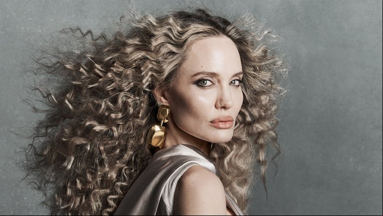Angelina Jolie sorprendió con un nuevo peinado en su última sesión de moda. (Foto: @Luigiandiango⁠ @2bmanagement/@crfashionbook)