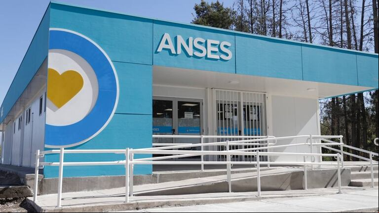 ANSES, jubilaciones, AUH y más: quiénes cobran este viernes 4 de agosto. (Foto: ANSES)