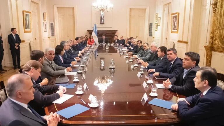 Apenas asumió, Milei se juntó con gobernadores. Foto: Presidencia