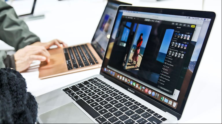 Apple abandonará Intel y empezará a usar chips propios en sus computadoras Mac. (Foto: AP/Bebeto Matthews).