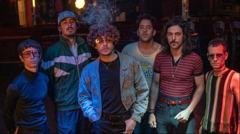 Bandalos Chinos, la banda que tiene un vínculo con Peter Lanzani. (Foto: Instagram / jayaustriaphoto)