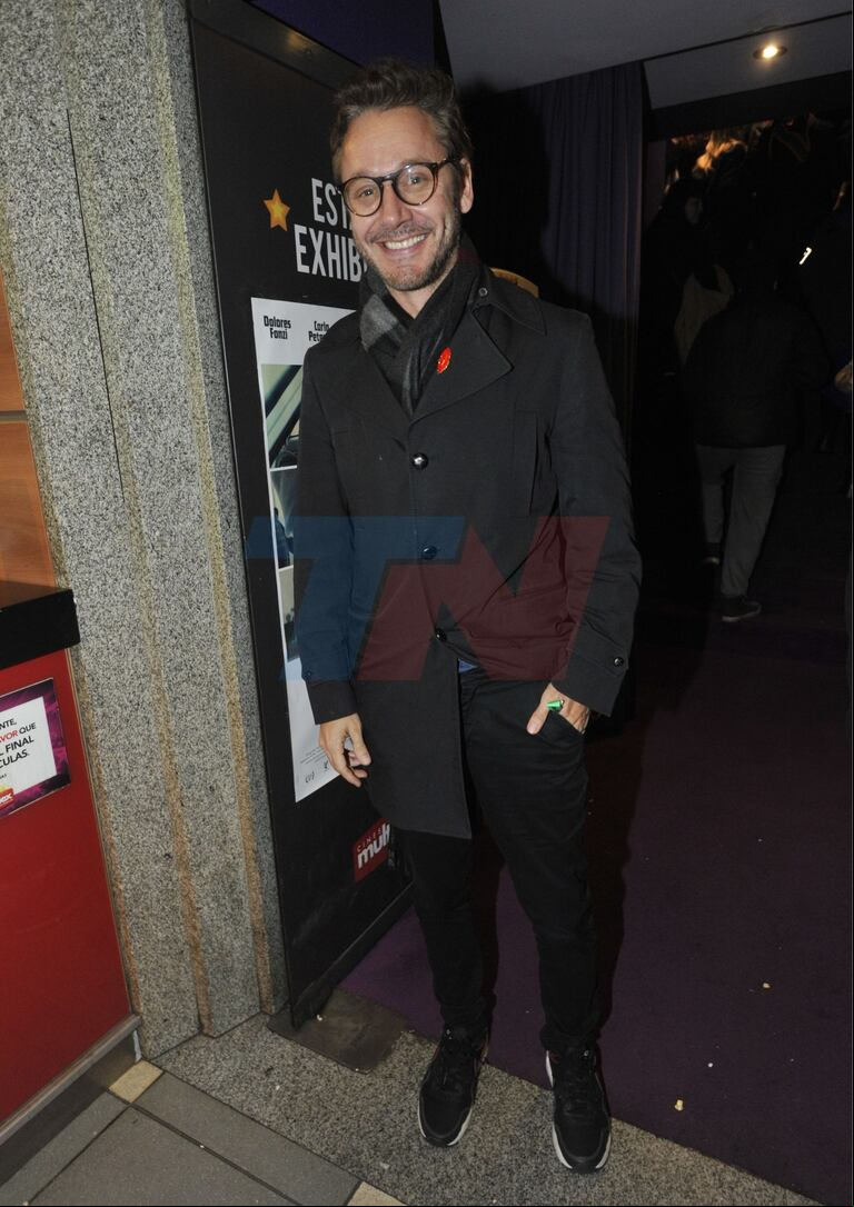 Benjamín Vicuña optó por el total black y el mix de estilos. (Foto: Movilpress)