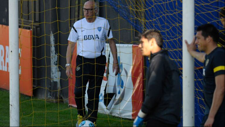 Bianchi sigue buscando el equipo para visitar al Pincha