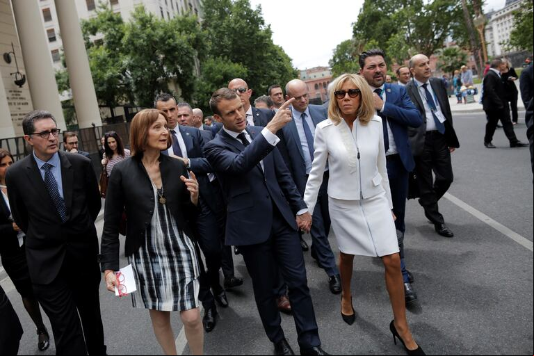 Brigitte Macron tiene 65 años y es un ícono fashion en Francia.