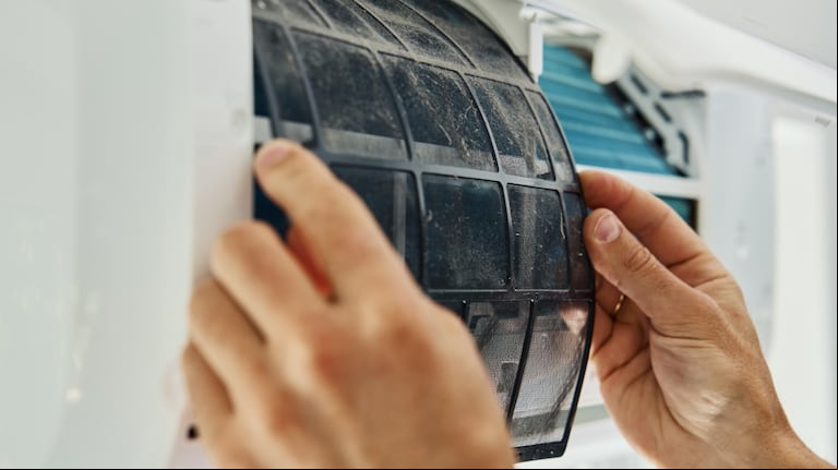 Cada cuánto hay que limpiar los filtros del aire acondicionado. (Foto: Adobe Stock)