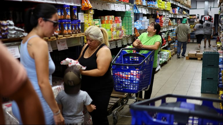 “Cada cuatro pancitos, nos comemos uno de impuestos”, planteó un informe de la Fundación Agropecuaria para el Desarrollo de la Argentina (FADA). (Foto: REUTERS/Agustin Marcarian)