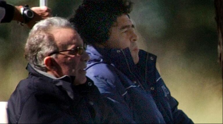 Cahe acompañó a Maradona más de 30 años como su médico personal. (Foto: AP)