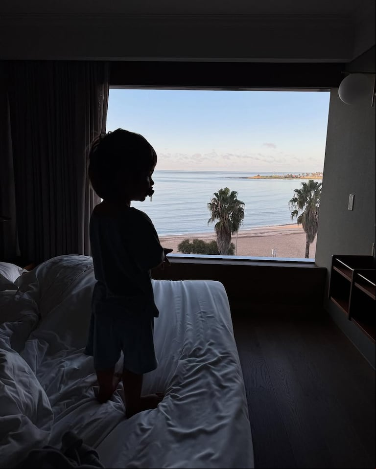 Calu Rivero con sus hijos en un hotel de Uruguay (Foto: Instagram/lacalurivero)