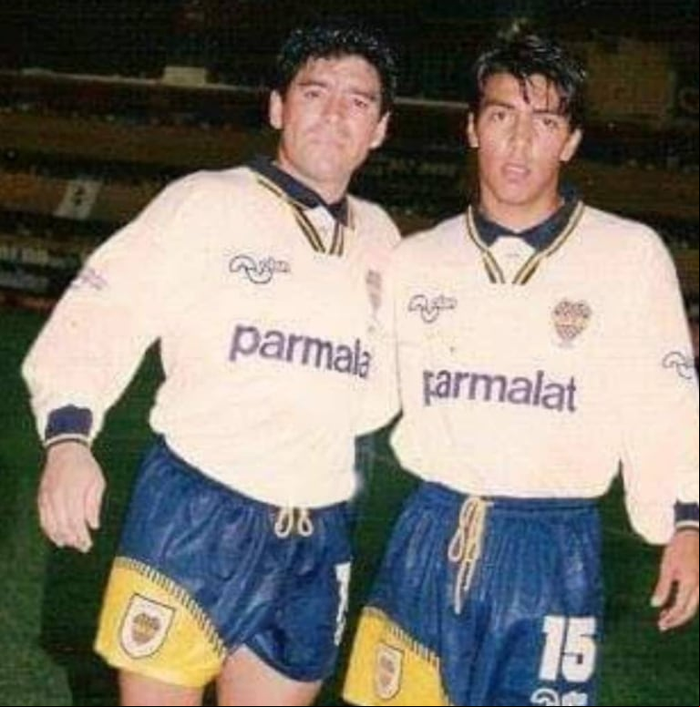 Calvo se mostró orgulloso de haber compartido vestuario con Maradona y Riquelme. (Foto: Instagram - _calvoluis)