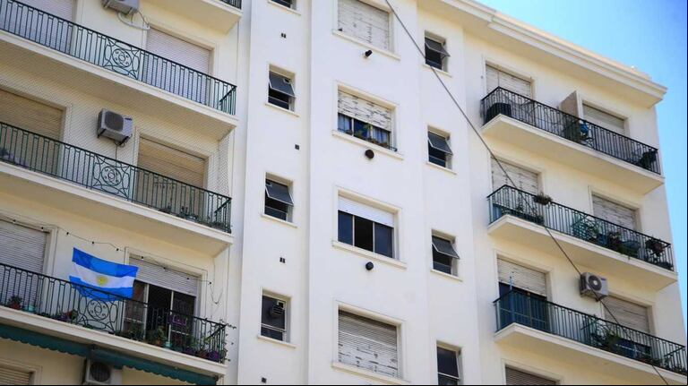 Cambian las expensas en CABA: los es de edificios tendrán que cumplir una nueva reglamentación (Foto: NA / MARCELO CAPECE)