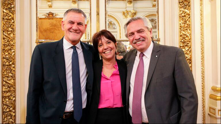 Carlos Castagneto, Mercedes Marcó Del Pont y Alberto Fernández.
