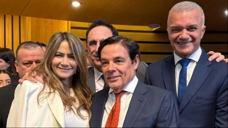 Carlos Rovira, junto a los senadores misioneros Carlos Arce y Sonia Rojas Decut. (Foto: X @adolfosafran)