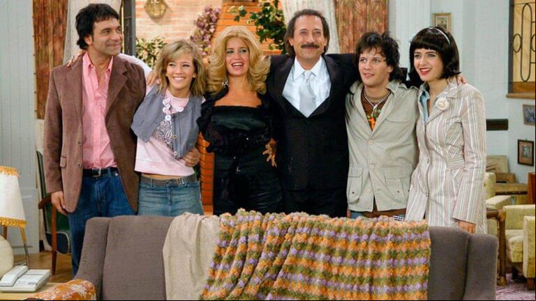 Casados con hijos fue una sitcom protagonizada por Marcelo De Bellis, Luisana Lopilato, Guillermo lla, Florencia Peña, Darío Lopilato y Érica Rivas. (Foto: Prensa Telefe)
