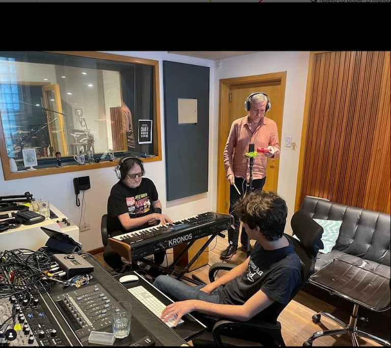 Charly García y Pedro Aznar, en el estudio (Foto: Instagram).