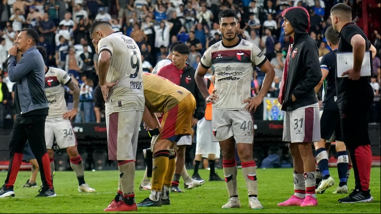 Colón perdió ante Gimnasia y descendió a la Primera Nacional. (Foto: Fotobaires)