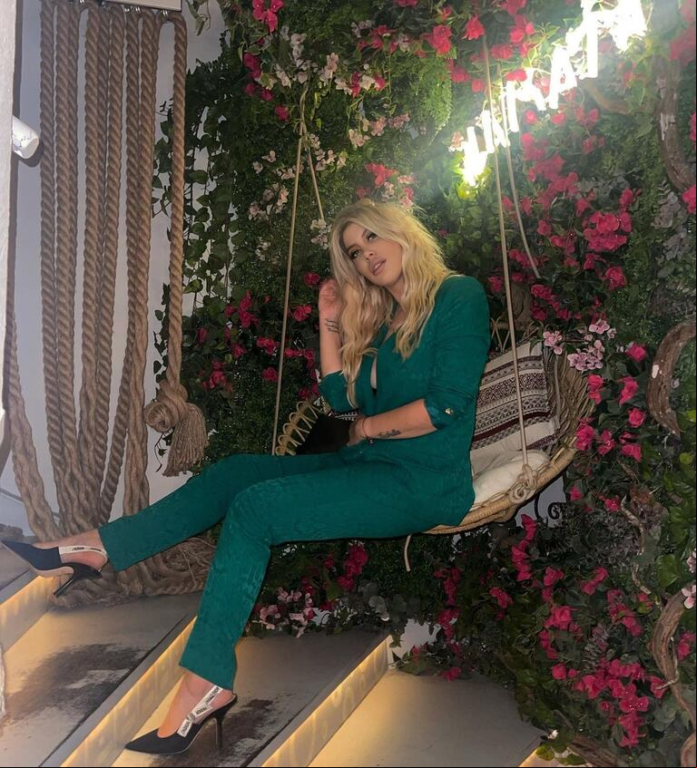 Combinó el look con unos zapatos negros con taco de aguja. (Foto: @wanda_icardi).