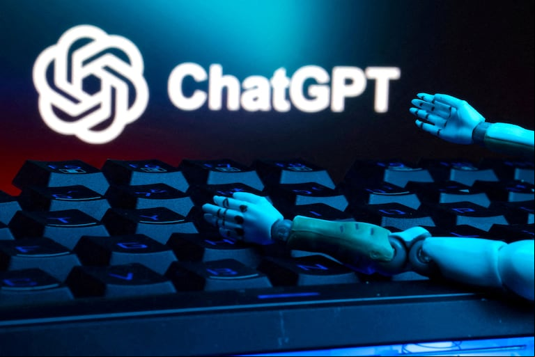 ¿Cómo se autopercibe ChatGPT? (Foto: Reuters/Dado Ruvic)