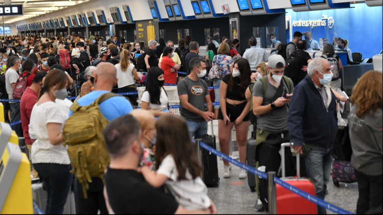 Con la implementación del dólar Qatar, cayeron las ventas de las agencias de turismo. (foto: Noticias Argentinos).
