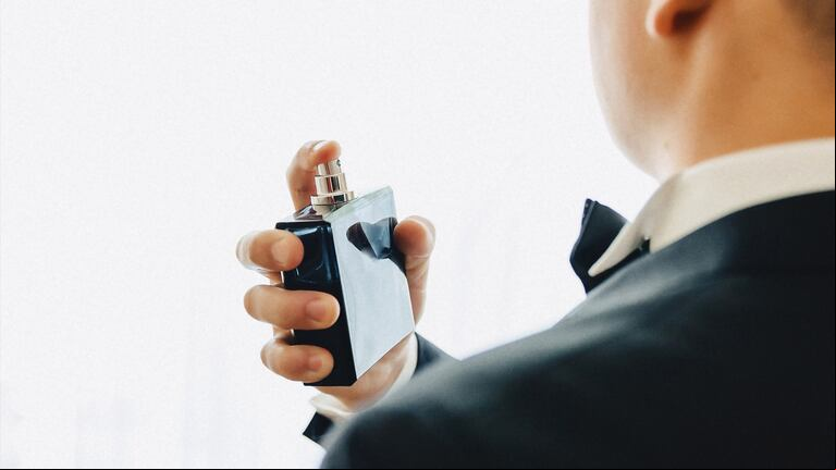 Conocé cuáles son los perfumes ideales para este otoño. (Foto: Freepik)