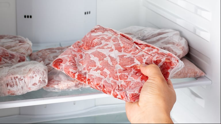 Conocé el método para descongelar la carne en pocas horas. (Foto: Adobe Stock)