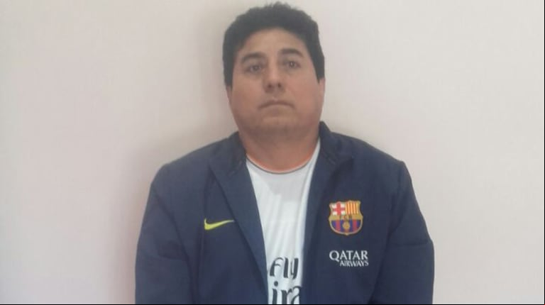 CONTRADICCIÓN. Campera del Barcelona y camiseta del Real Madrid: así está vestido Marco.