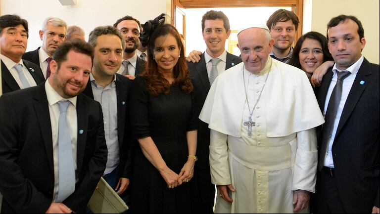 Cristina Kirchner y una delegación de La Cámpora, en el Vaticano. (Foto: Presidencia)