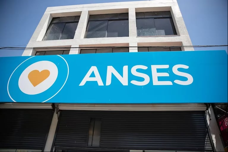 Cronograma de pagos de julio ANSES: con aumento, cuando cobran jubilados, pensionados, AUH y salario familiar. (Foto: ANSES)