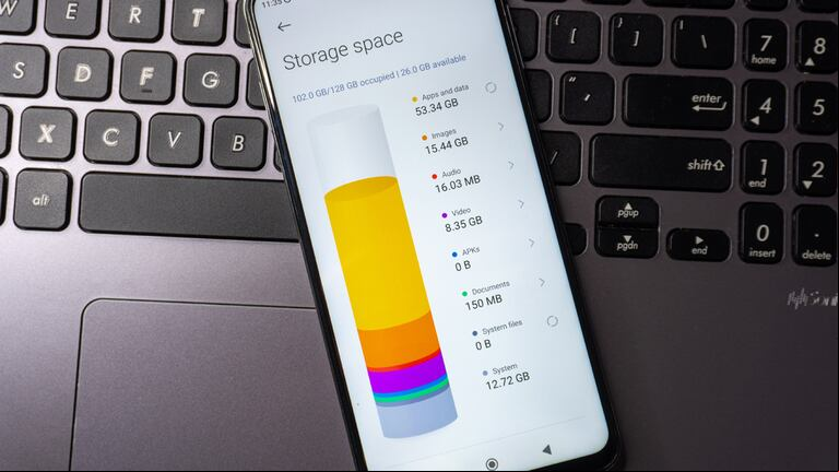 Cuál es el método para eliminar los datos innecesarios del celular. (Foto: Adobe Stock)