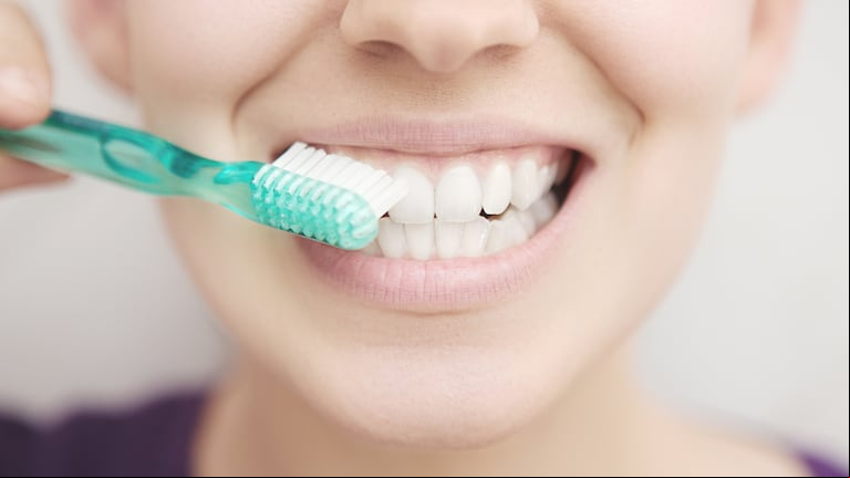 Cuándo es conveniente lavarse los dientes. (Foto: Adobe Stock)