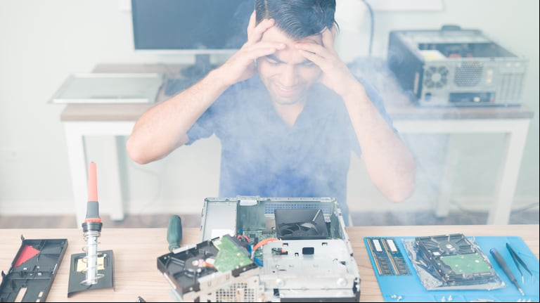 Cuando la compu empiece a ponerse lenta, es momento de cambiar sus componentes antes de que empiece a recalentar. (Foto: adobeStock)