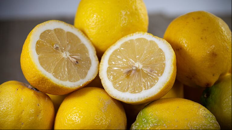 Cuatro de cada diez frutas que exporta nuestro país son cítricas: la Unión Europea es uno de los principales destinos donde se exportan 150 mil toneladas anuales de estas frutas. Foto: Adobe Stock.