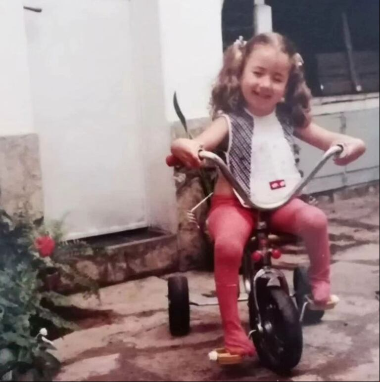 Daniela Aza: tuve la bendición de tener una infancia feliz repleta de momentos inolvidables (Foto: Instagram/shinebrightamc)
