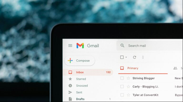 De qué se trata la nueva estafa que pone en alerta a los s de Gmail y vacía tu cuenta bancaria (Foto: Unsplash/Justin Morgan).