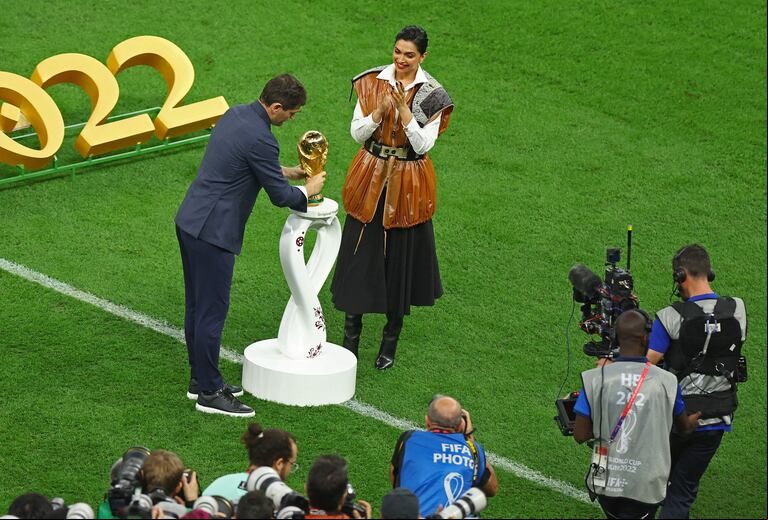 Deepika Padukone desplegó su estilo en la Final del Mundo. (Foto: REUTERS/Molly Darlington)