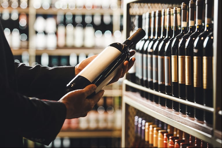 Desde cuándo se prohibe la compra de alcohol. (Foto: Adobe Stock)