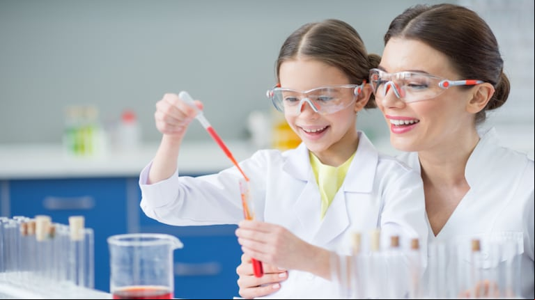 Día Internacional de la Mujer y la Niña en la Ciencia. (Foto: AdobeStock)