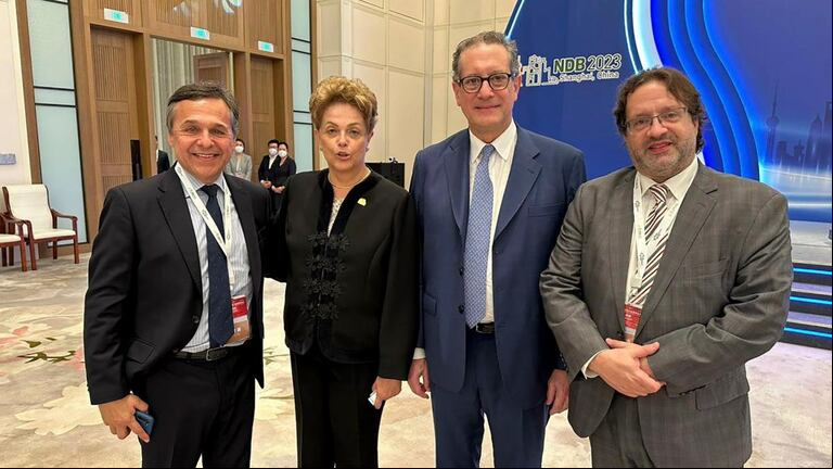 Diego Giuliano, Dilma Rousseff, Miguel Pesce y Marco Lavagna en China. (Foto: Ministerio de Economía)